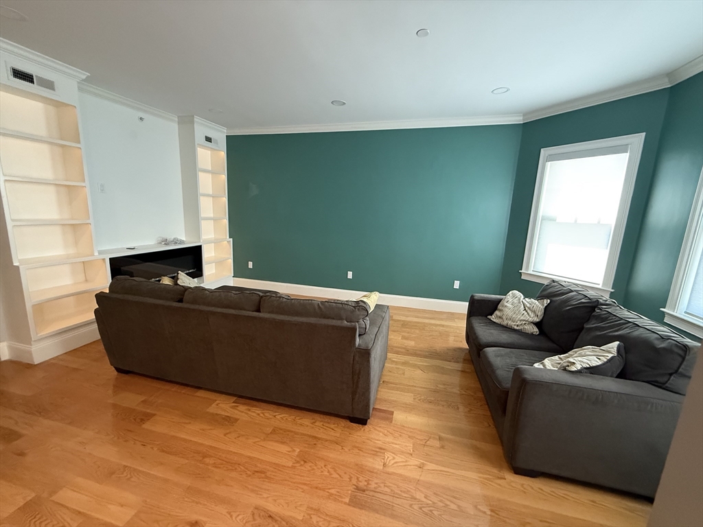 31 Boardman Street, Unit 5 Boston, MA 02128 - Photo 3 of 12