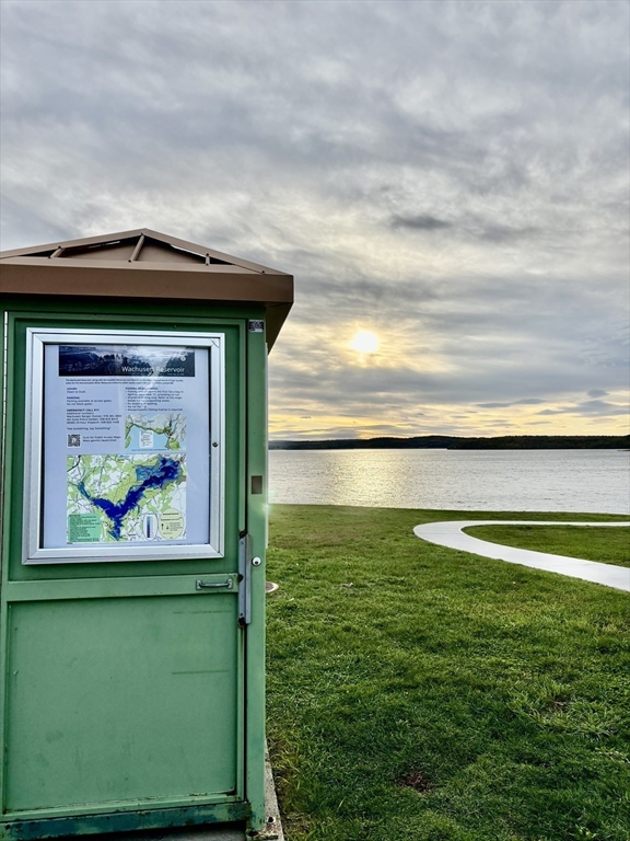 180 Beacon Street Clinton, MA 01510 - Photo 24 of 30