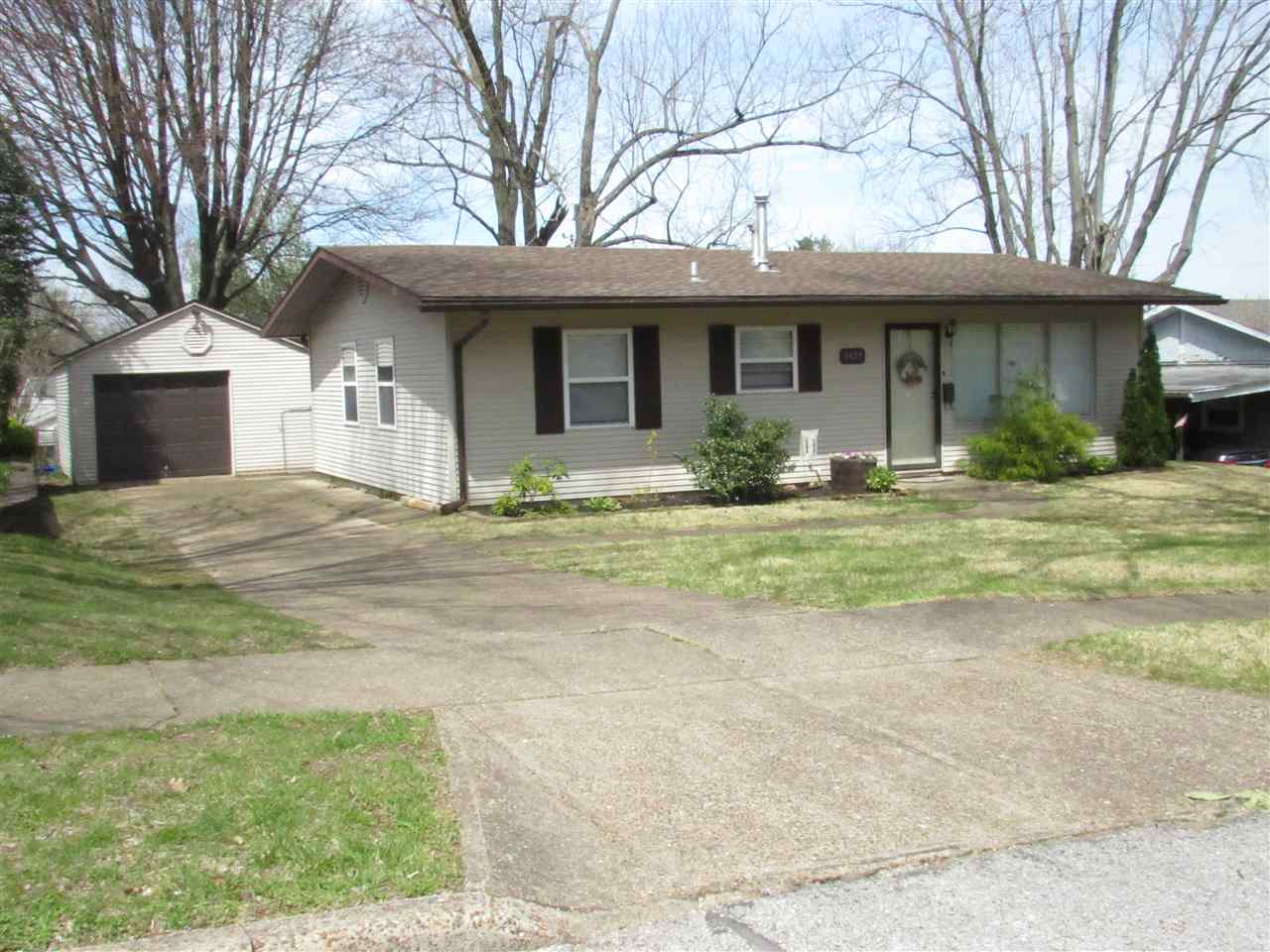 4424 Chadwick Road Evansville, IN 47710 - Photo 2 of 23 Gallery Image 2