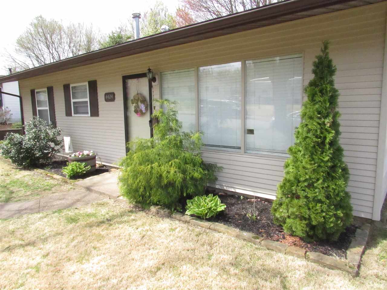 4424 Chadwick Road Evansville, IN 47710 - Photo 3 of 23 Gallery Image 3