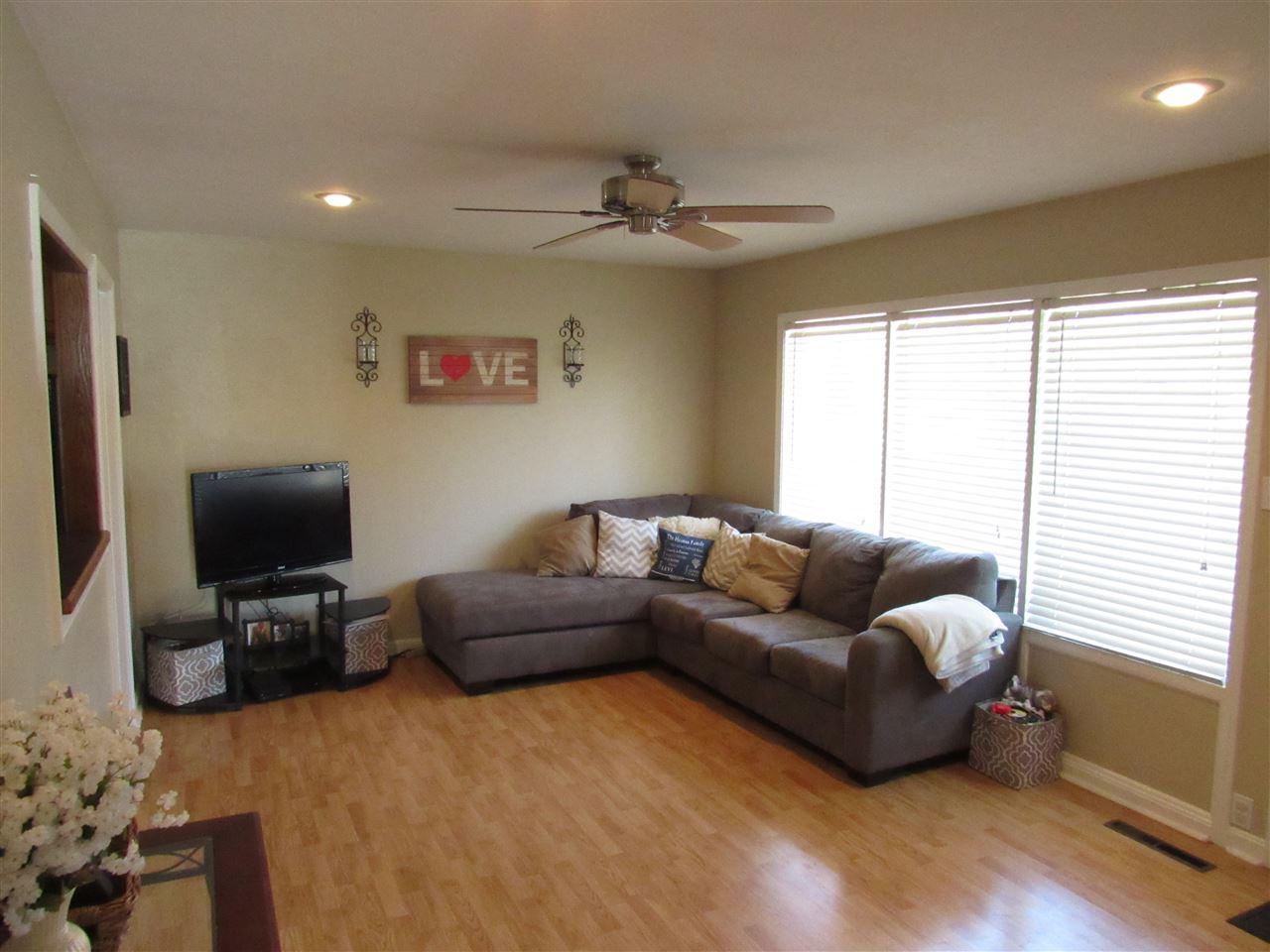 4424 Chadwick Road Evansville, IN 47710 - Photo 5 of 23 Gallery Image 5