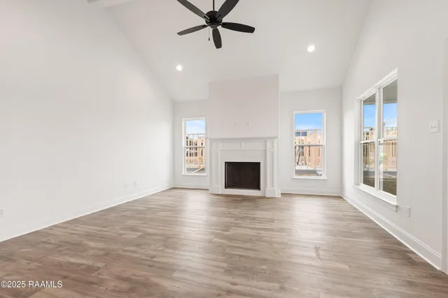 $292,500 | 208 Long Creek, Scott, LA 70583