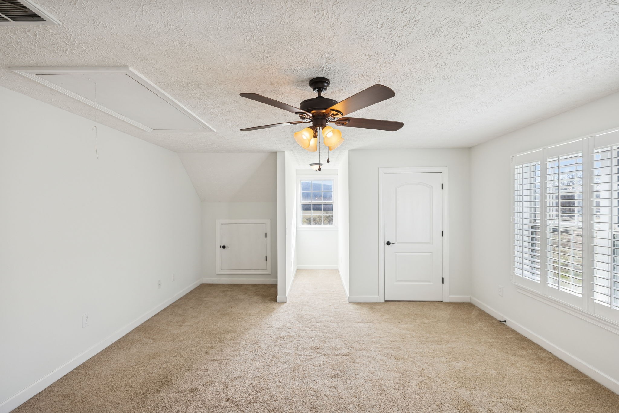 5453 Hillsboro Viola Road Manchester, TN 37355 - Photo 28 of 49 a view of an empty room with a window