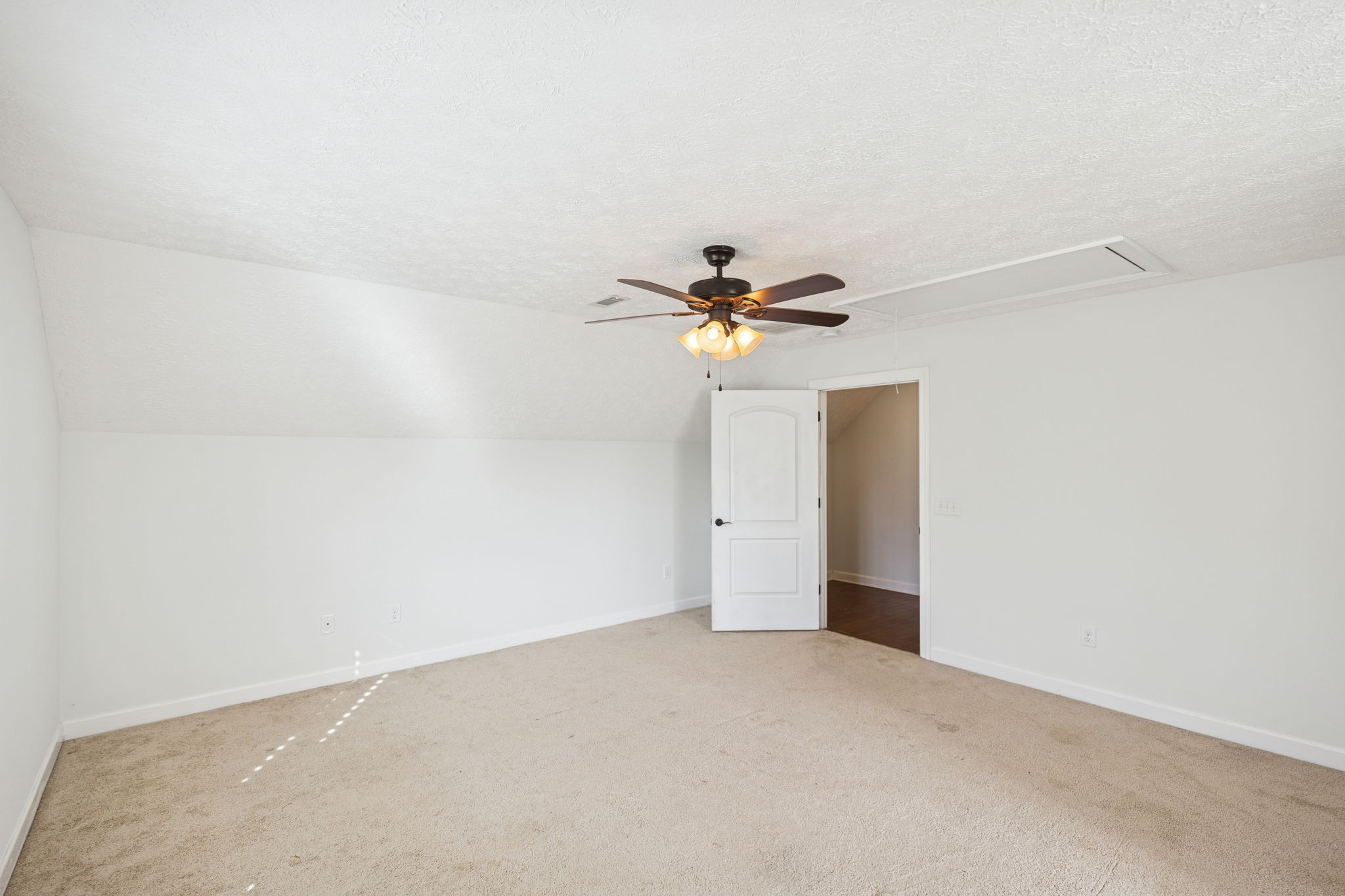 5453 Hillsboro Viola Road Manchester, TN 37355 - Photo 29 of 49 a view of a room with a fan and a fan