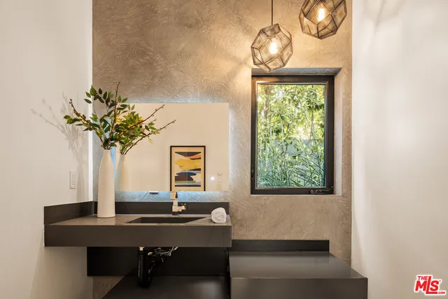 $3,999,999 | 4445 Camellia Avenue, Studio City, CA 91602