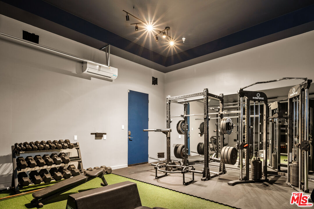 4445 Camellia Avenue Studio City, CA 91602 - Photo 22 of 29