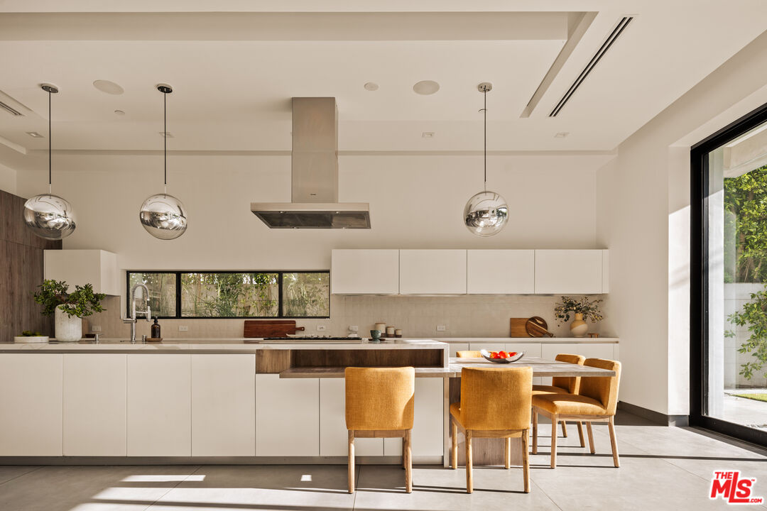 4445 Camellia Avenue Studio City, CA 91602 - Photo 7 of 29