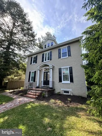 $2,195 | 25 East Washington Street, Unit 2R, West Chester, PA 19380