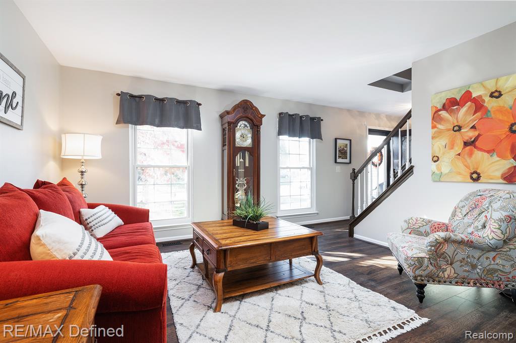 499 Whitney Drive Rochester Hills, MI 48307 - Photo 7 of 43