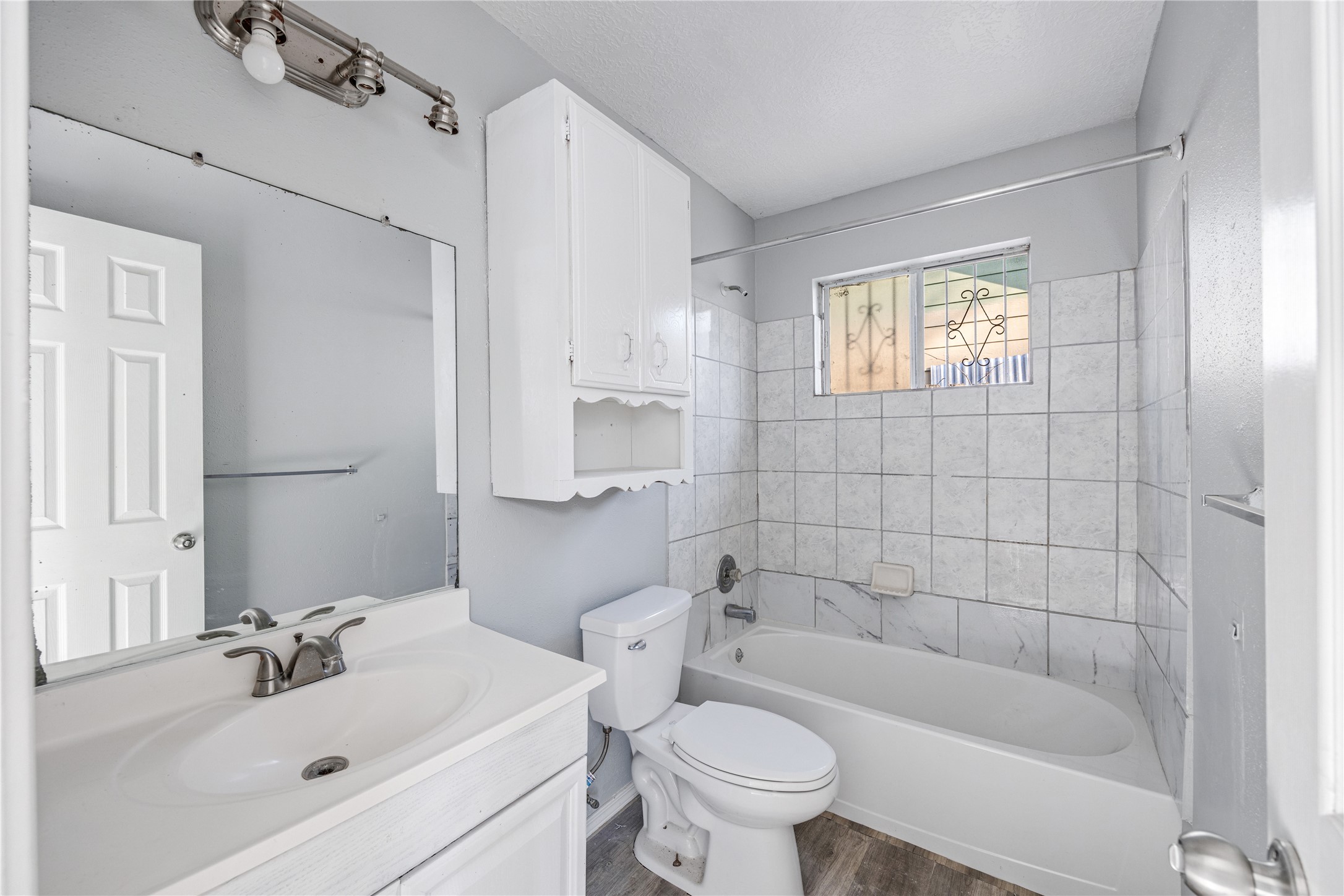 11018 Clark Road Houston, TX 77076 - Photo 13 of 25