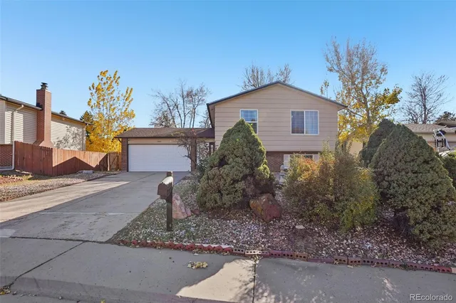 a house view with a outdoor space