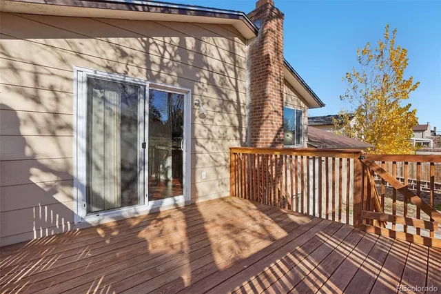 a view of a pathway of a house