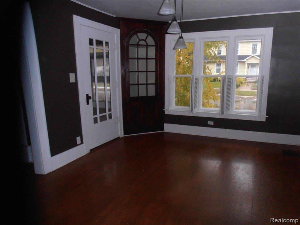416 South Center Street Howell, MI 48843 - Photo 2 of 16 2587.JPG