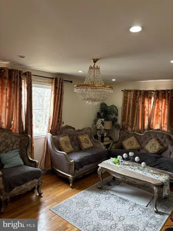 $595,000 | 3845 Pinewood Terrace, Falls Church, VA 22041