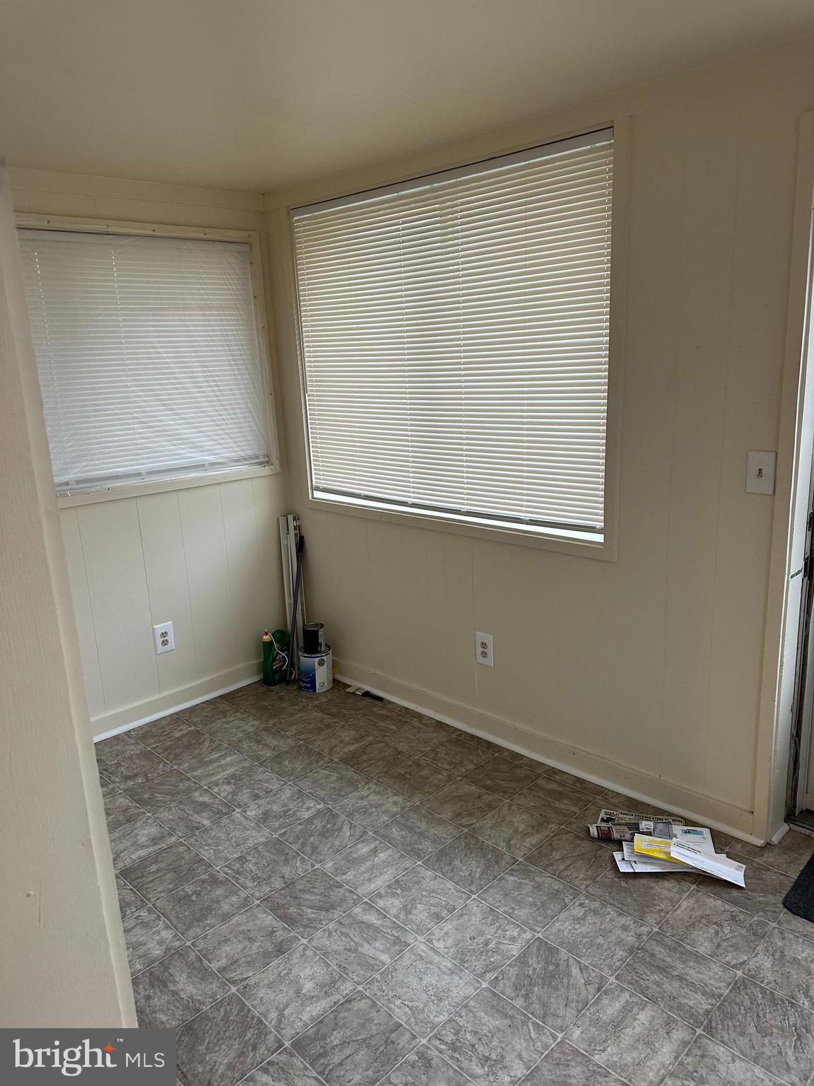 401 Maple Lane Dundalk, MD 21222 - Photo 10 of 15 an empty room with windows