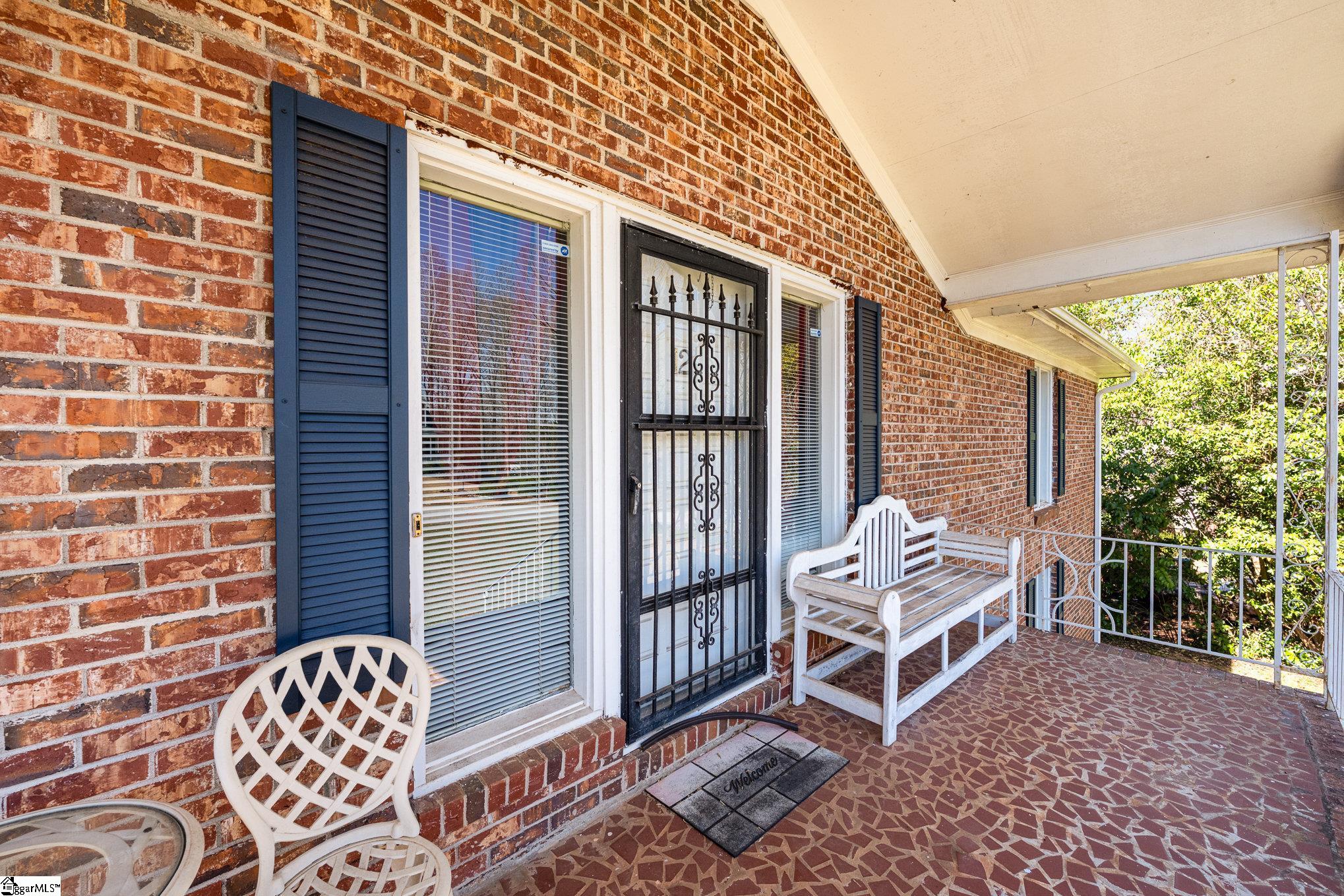 12 Rollingreen Road Greer, SC 29651 - Photo 3 of 36 Gallery Image 3