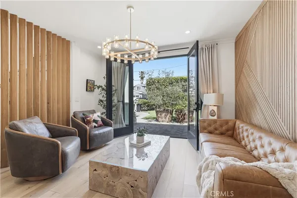 $4,388,000 | 1852 6th Street, Manhattan Beach, CA 90266