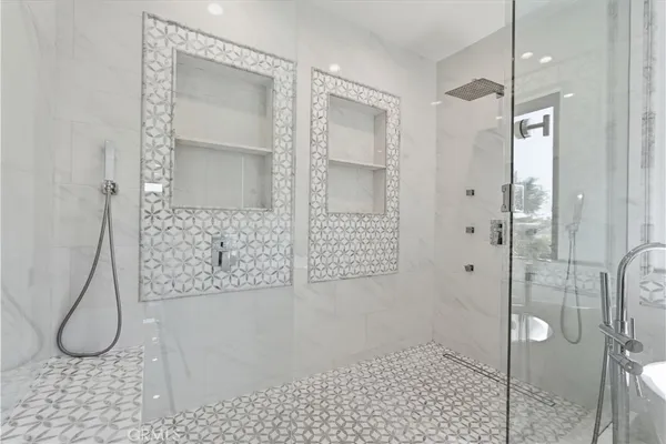 $4,388,000 | 1852 6th Street, Manhattan Beach, CA 90266