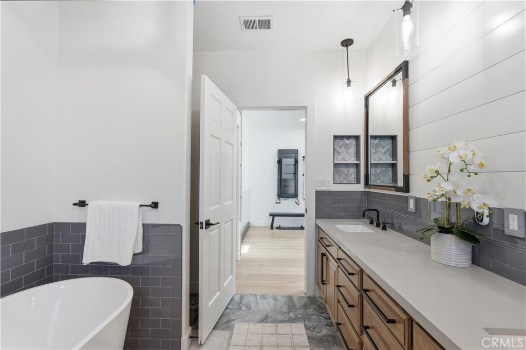 1852 6th Street Manhattan Beach, CA 90266 - Photo 44 of 58