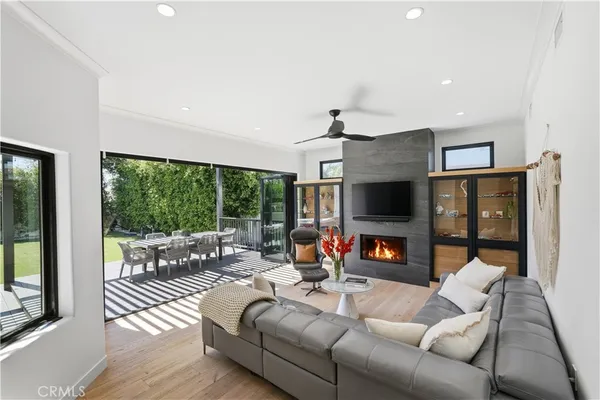 $4,388,000 | 1852 6th Street, Manhattan Beach, CA 90266