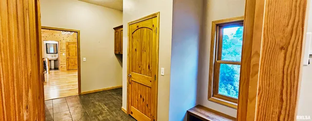 $749,900 | 1115 Hilltop Lane, Simpson, IL 62985