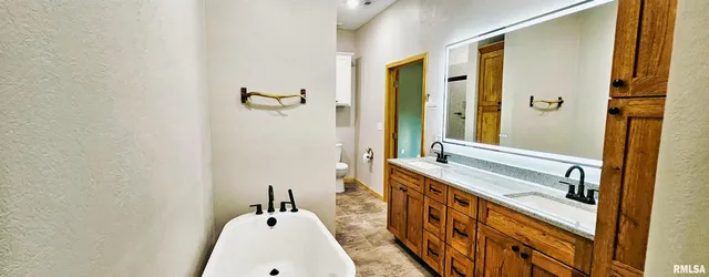 $749,900 | 1115 Hilltop Lane, Simpson, IL 62985