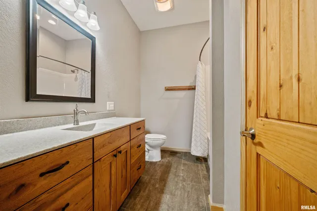 $749,900 | 1115 Hilltop Lane, Simpson, IL 62985