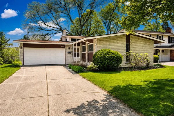 $525,000 | 1434 Pine Valley Boulevard, Ann Arbor, MI 48104