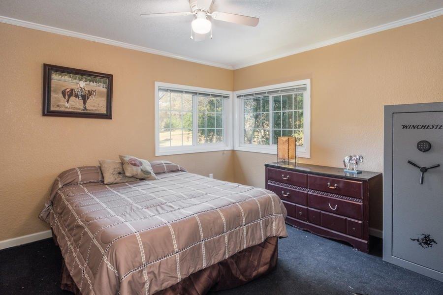 25899 East Trimmer Springs Road Sanger, CA 93657 - Photo 28 of 31 Gallery Image 28