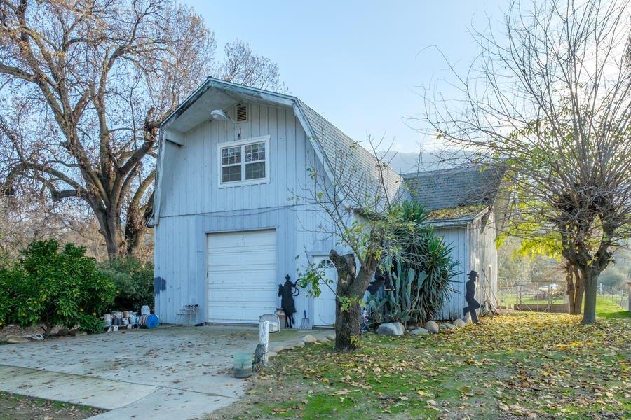 25899 East Trimmer Springs Road Sanger, CA 93657 - Photo 6 of 31 Gallery Image 6