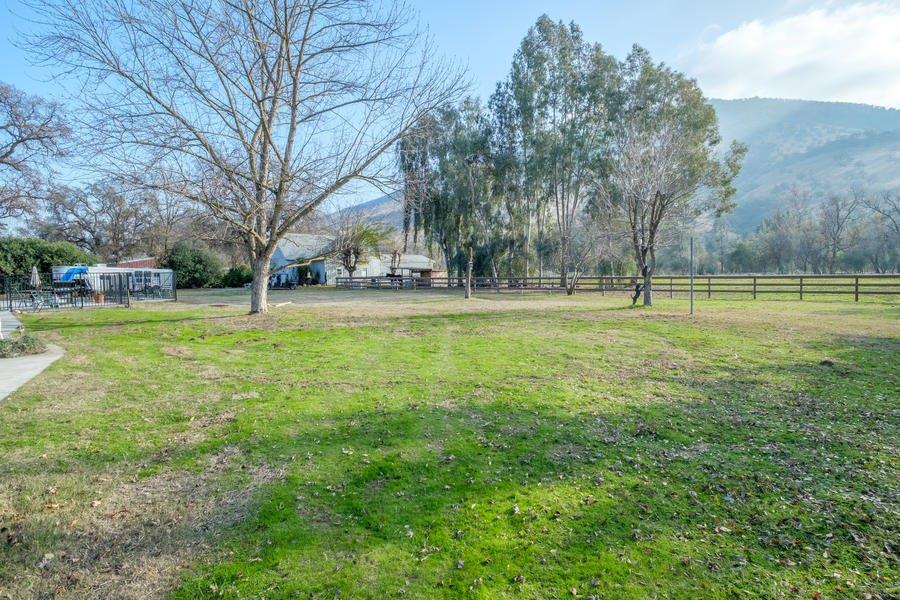 25899 East Trimmer Springs Road Sanger, CA 93657 - Photo 7 of 31 Gallery Image 7