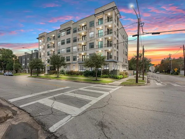 $2,200 | 1508 Blodgett Street, Unit 602, Houston, TX 77004