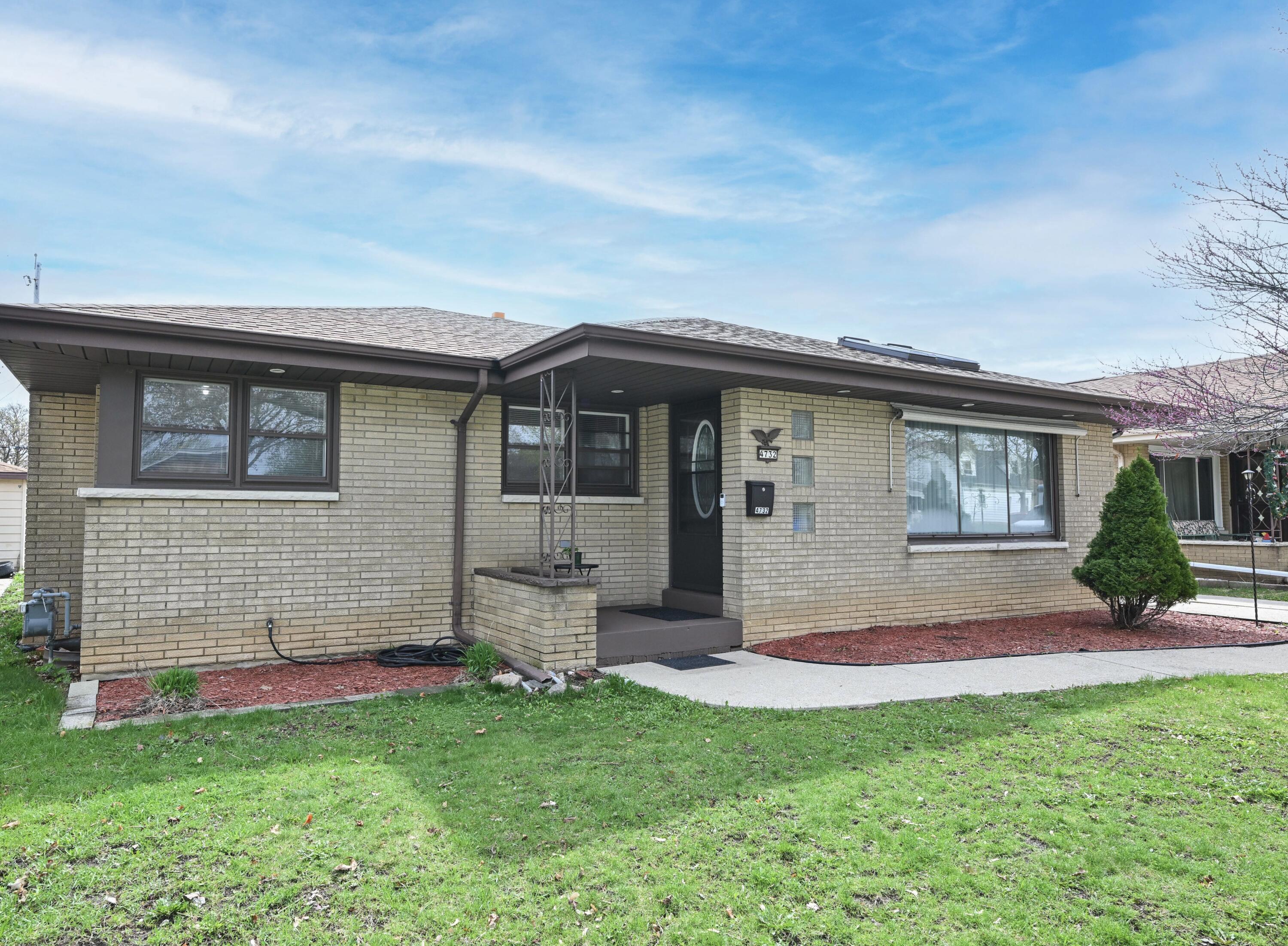4732 South 23rd Street Milwaukee, WI 53221 - Photo 1 of 1 Photo (4)