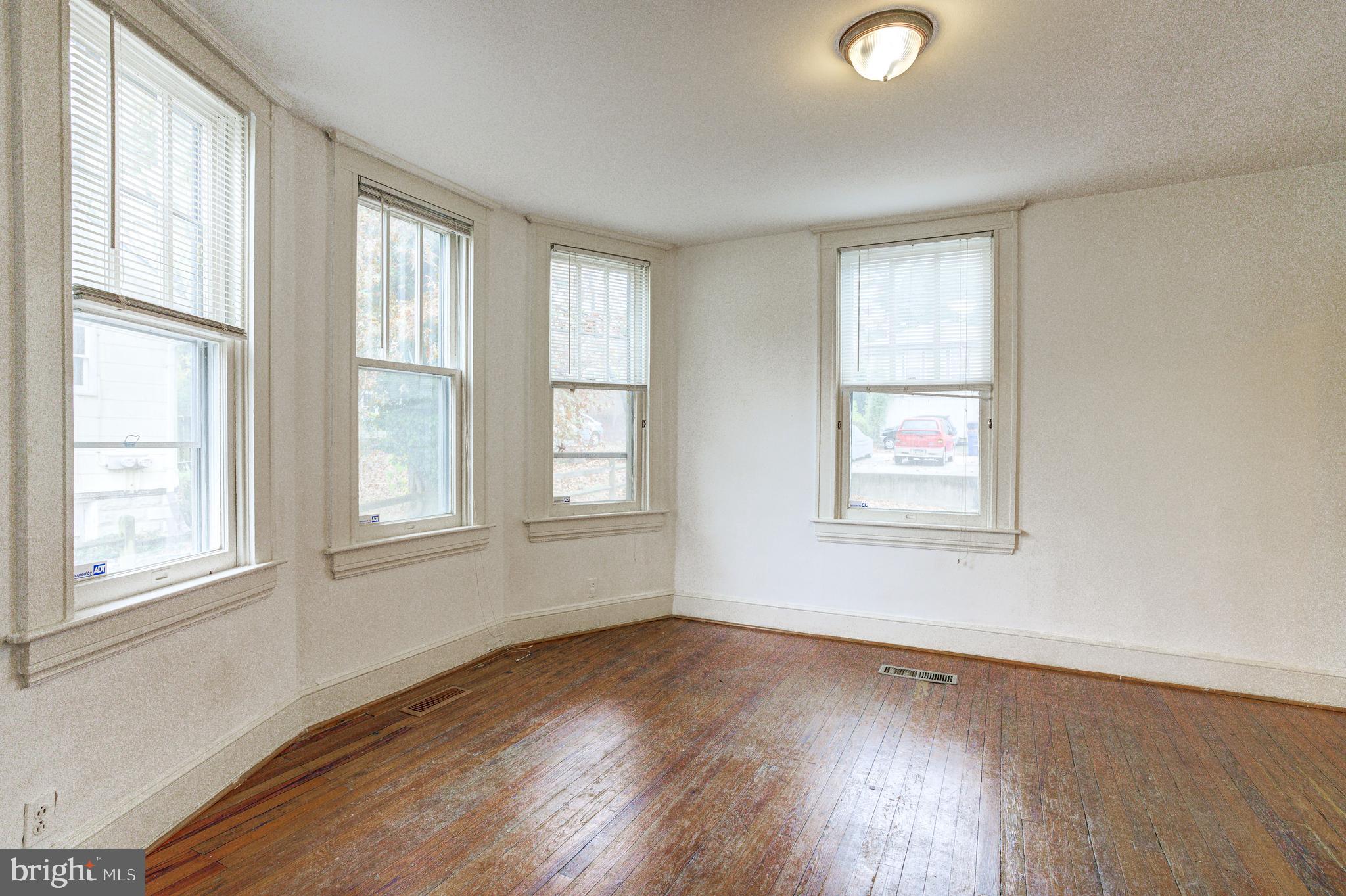 2505 Hamilton Avenue Baltimore, MD 21214 - Photo 12 of 30