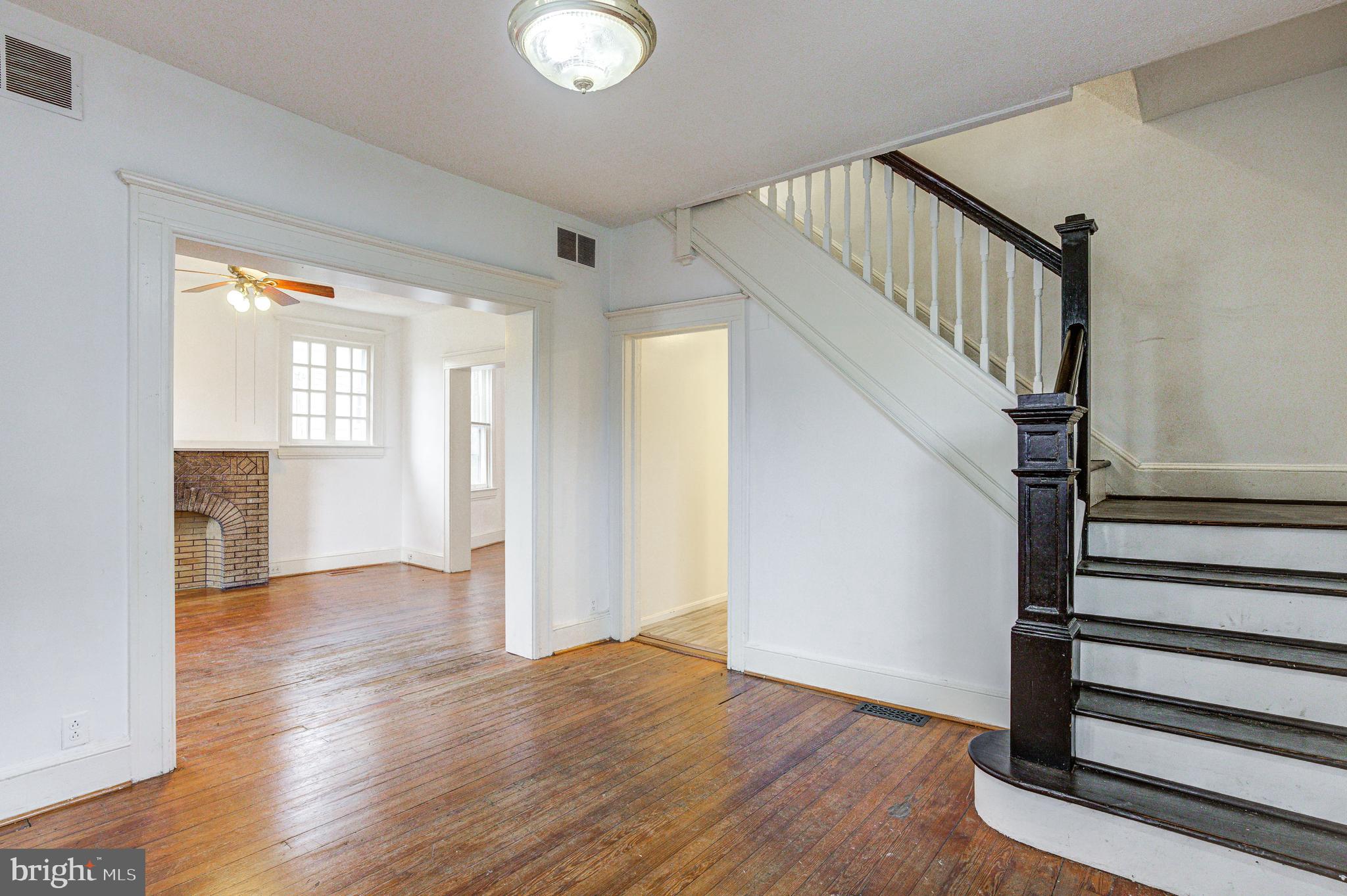 2505 Hamilton Avenue Baltimore, MD 21214 - Photo 3 of 30