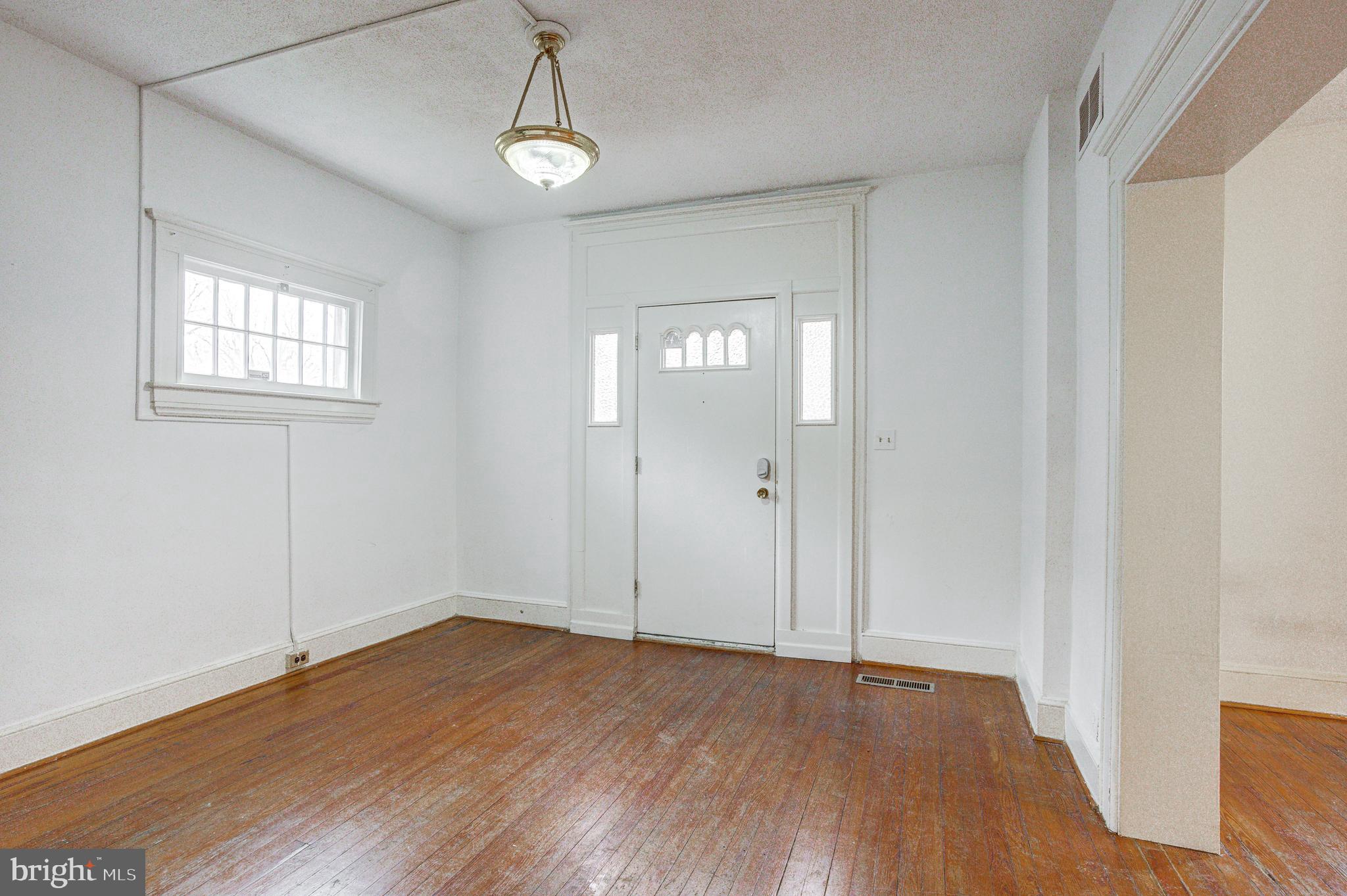 2505 Hamilton Avenue Baltimore, MD 21214 - Photo 5 of 30