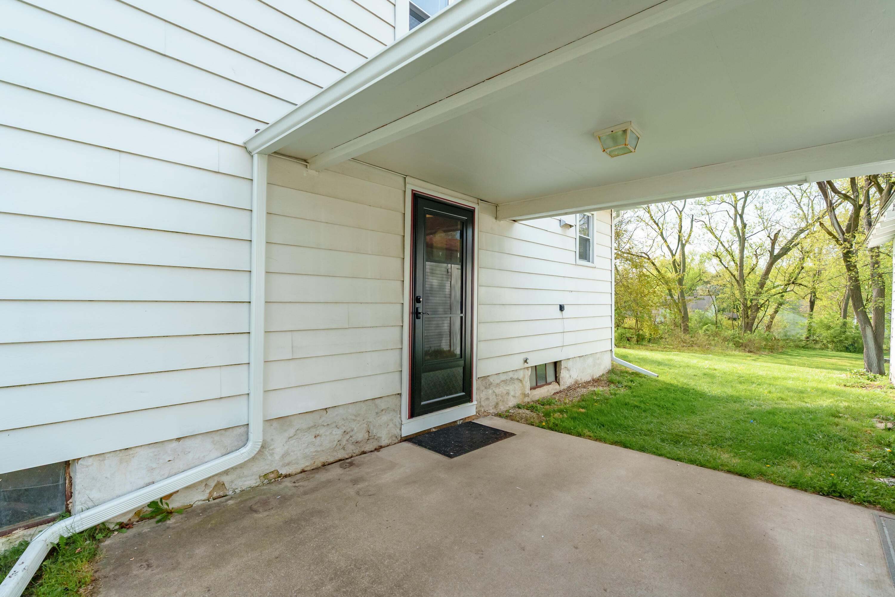 2126 Fairfield Road Portage, MI 49002 - Photo 36 of 43 Fairfield Rd 2126 Portage 49002-35