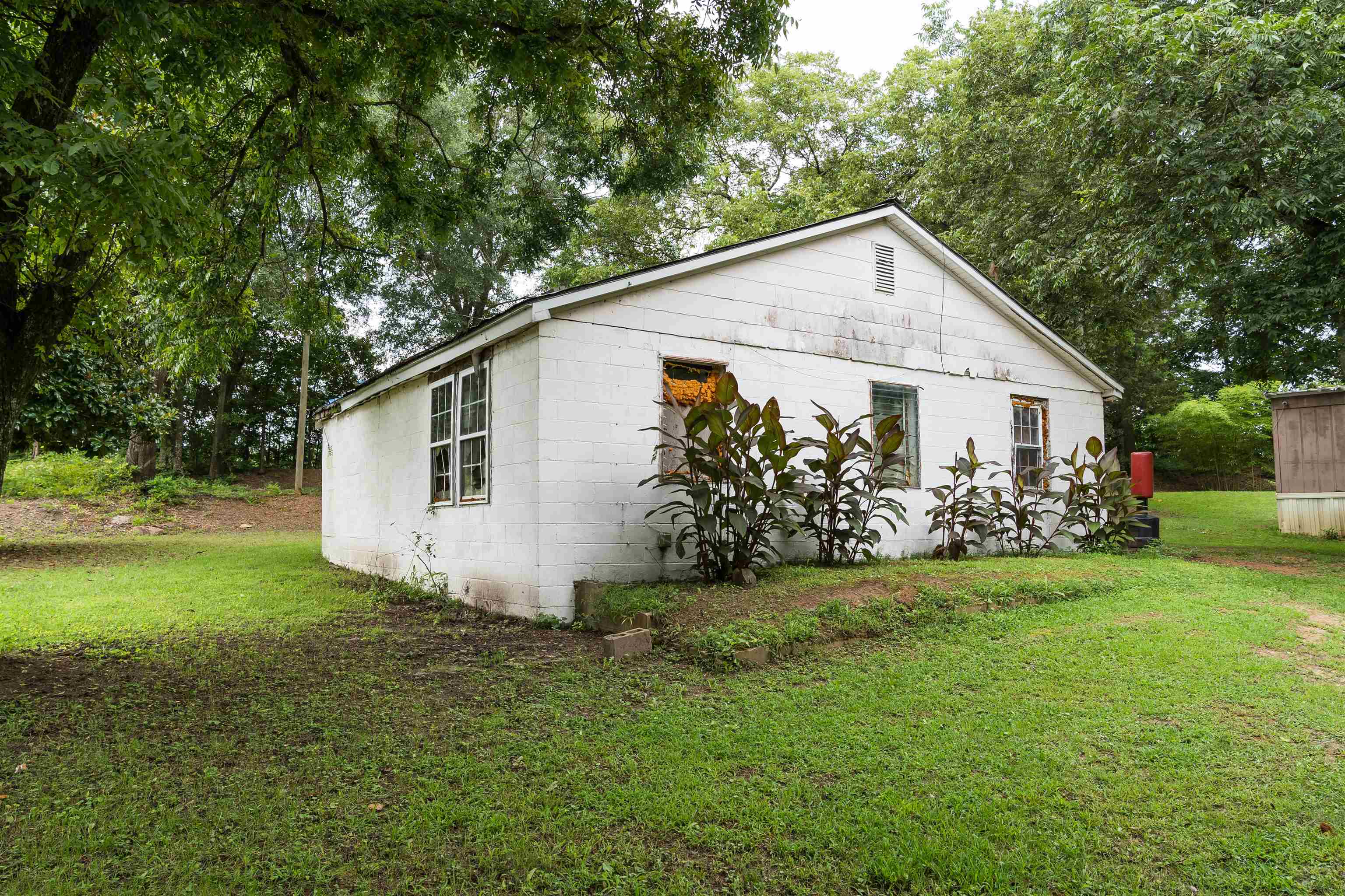 1211 State Rd S-42-1916 Cowpens, SC 29330 - Photo 6 of 23 Gallery Image 6