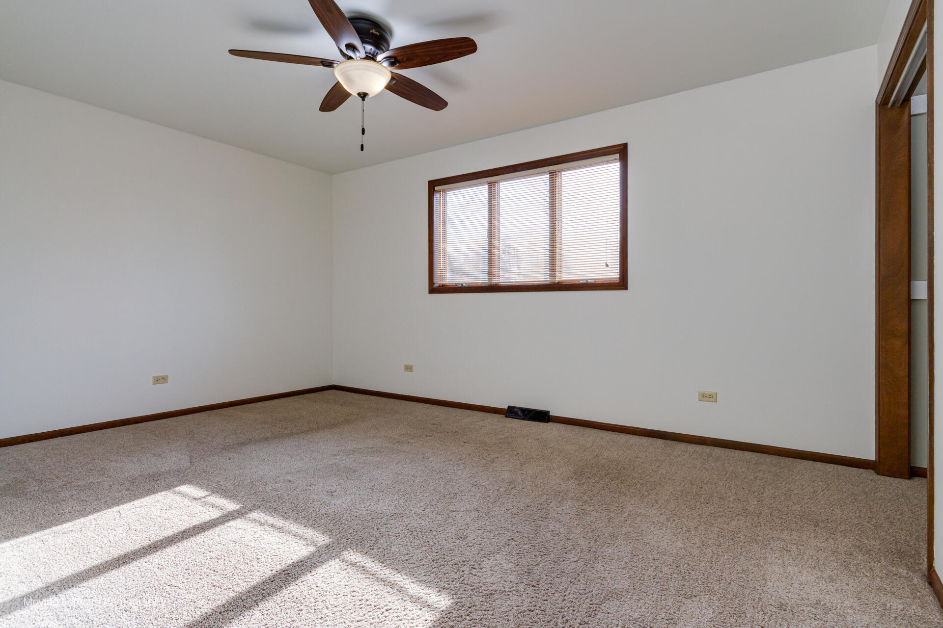 940 Old Beach Road Dyer, IN 46311 - Photo 17 of 29 1920x1280