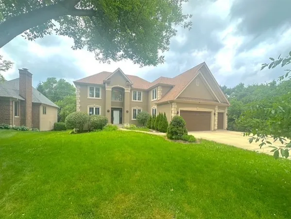 $649,900 | 670 Leslie Court, Carol Stream, IL 60188