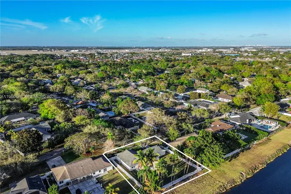 $777,000 | 14952 Southwest 149th Street, Miami, FL 33196