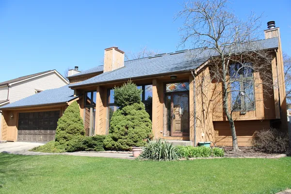 $620,000 | 501 South Washington Street, Westmont, IL 60559
