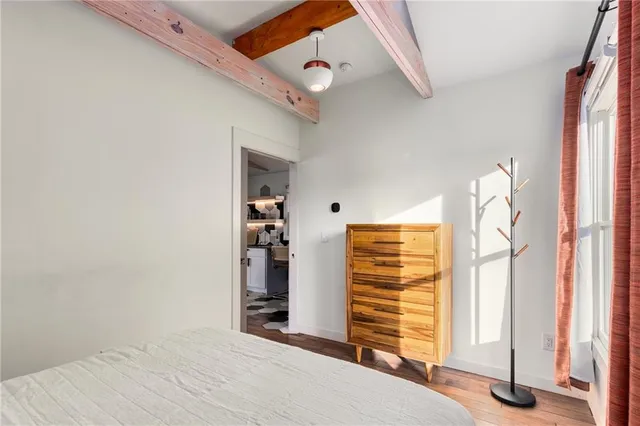 a view of room with a ceiling fan