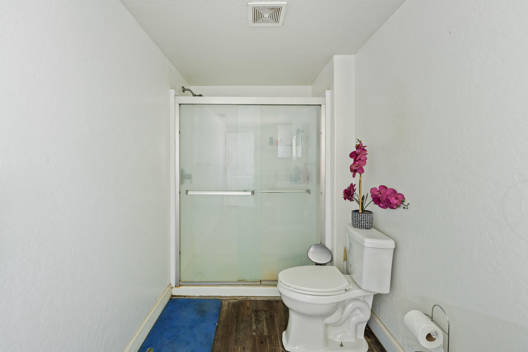 25769 Hypericum Road Visalia, CA 93292 - Photo 31 of 83 32 Bathroom