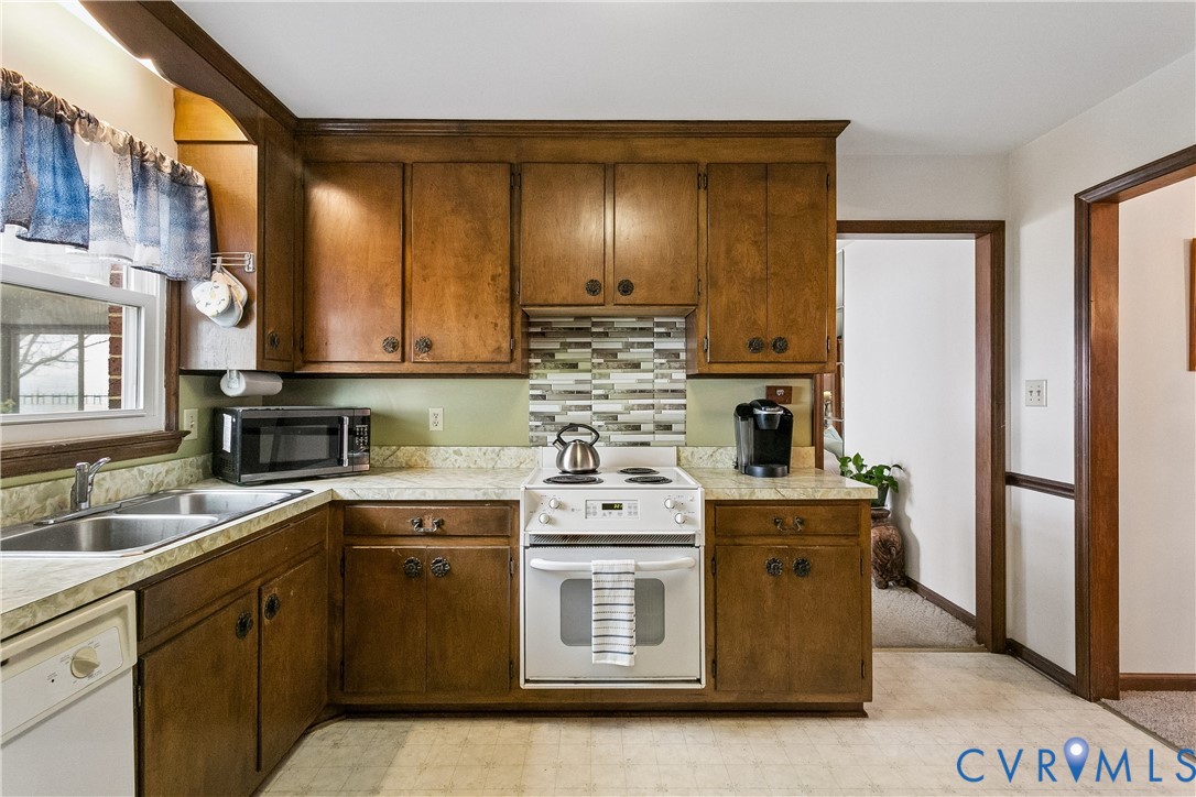 8950 Cook Drive Hayes, VA 23072 - Photo 22 of 45