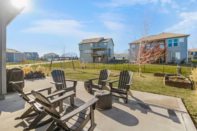 $475,000 | 1000 Northeast Brookfield Drive, Lee's Summit, MO 64086