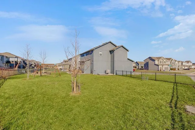 $475,000 | 1000 Northeast Brookfield Drive, Lee's Summit, MO 64086