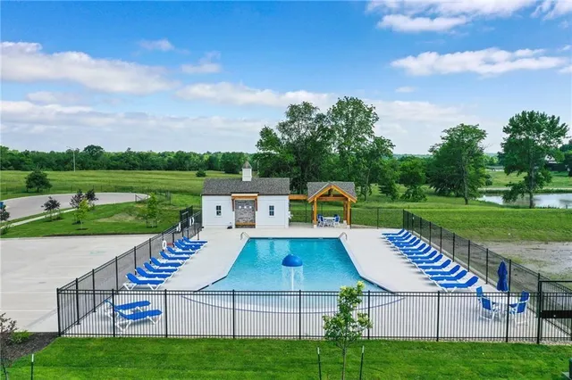 $475,000 | 1000 Northeast Brookfield Drive, Lee's Summit, MO 64086