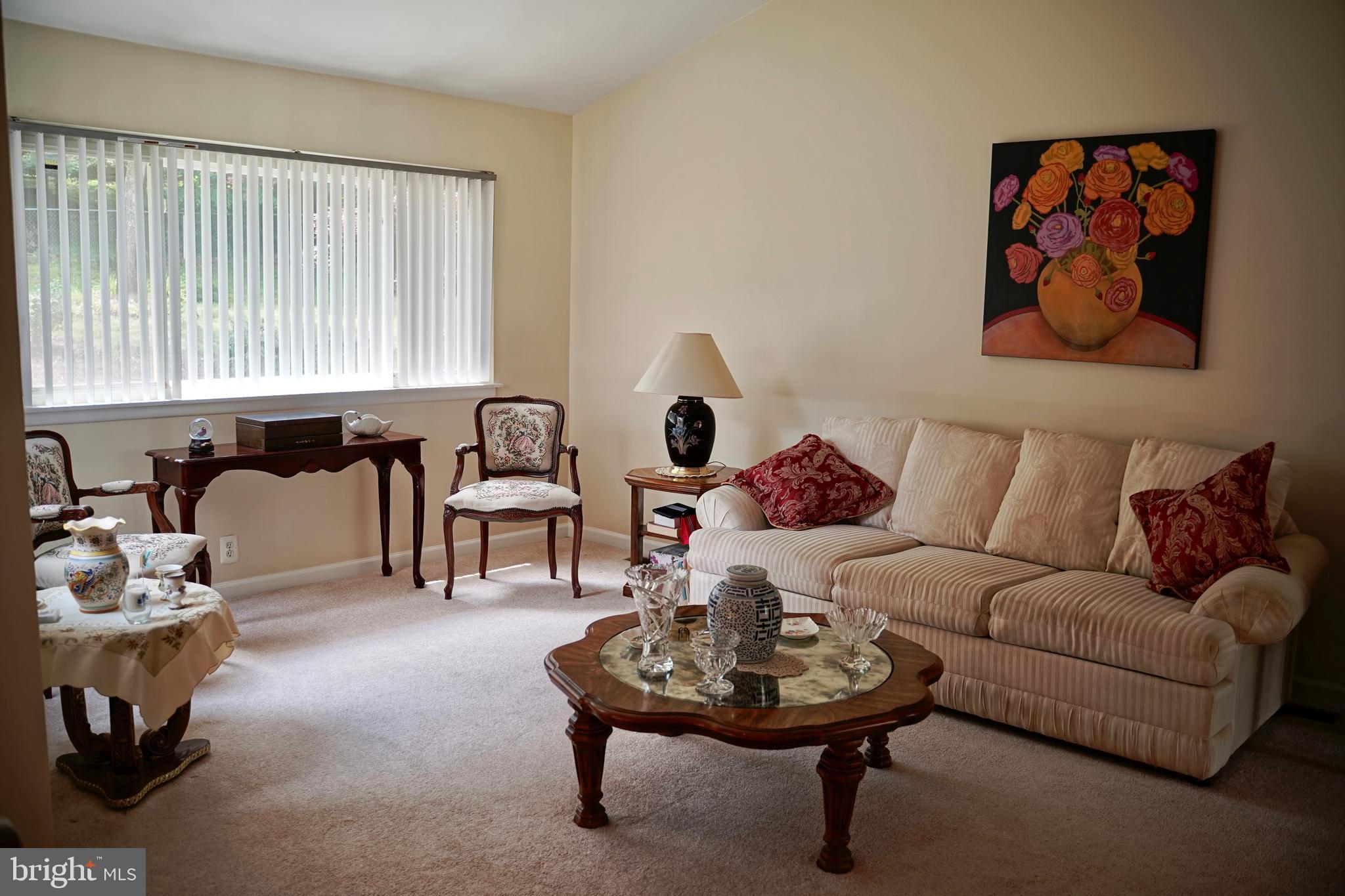 15125 Watergate Road Silver Spring, MD 20905 - Photo 12 of 24 Living Room