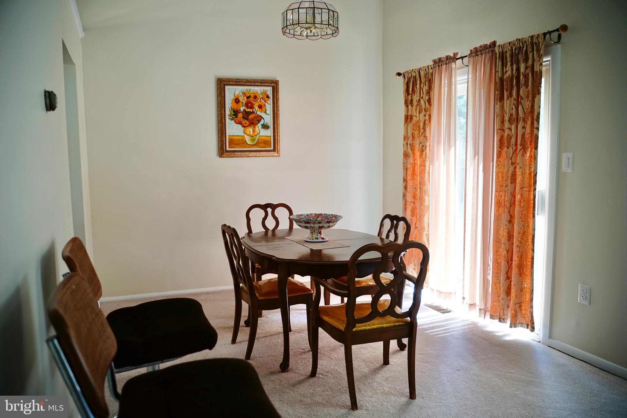 15125 Watergate Road Silver Spring, MD 20905 - Photo 13 of 24 Dining area